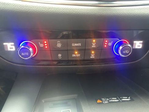 Certified 2024 Buick Enclave Essence w/ Sport Touring Edition image 15