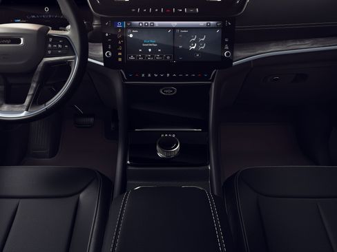 New 2026 Jeep Grand Cherokee Altitude RWD image 5