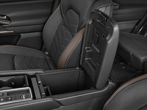 New 2025 Nissan Pathfinder Platinum image 10