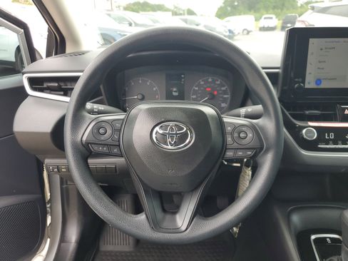 Used 2025 Toyota Corolla LE FWD image 25