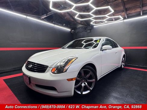 Used 2004 INFINITI G35 Coupe w/ Performance Tire & Wheel Pkg image 2