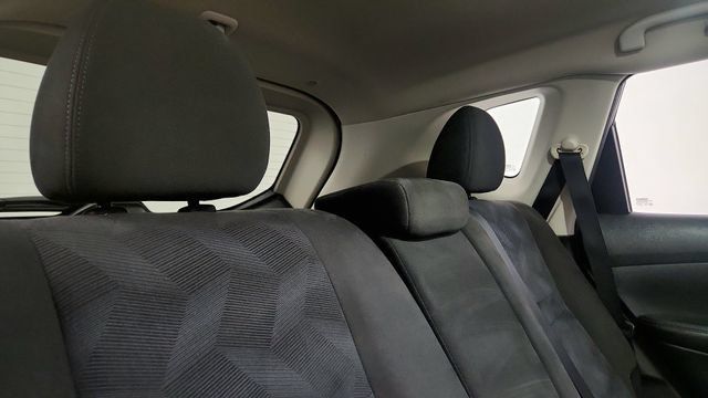 Used 2015 Nissan Rogue S FWD image 39
