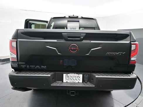Used 2024 Nissan Titan PRO-4X w/ Pro-4x Convenience Package AWD/4WD image 10