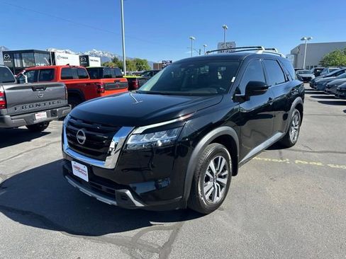 Used 2024 Nissan Pathfinder SL AWD/4WD image 5