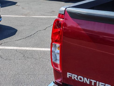 Used 2017 Nissan Frontier SV RWD image 8