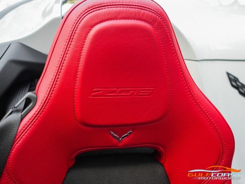 Used 2016 Chevrolet Corvette Z06 w/ 3LZ Preferred Equipment Group RWD image 34