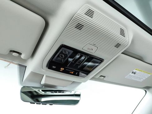 New 2026 Volkswagen Tiguan SE image 26