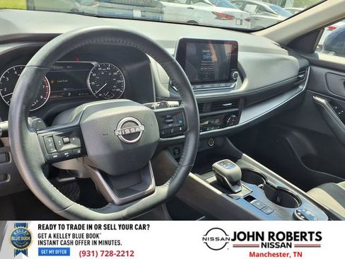 Used 2025 Nissan Rogue SV AWD/4WD image 4