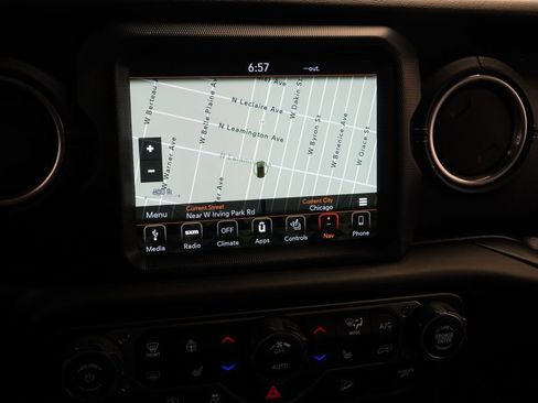 Used 2018 Jeep Wrangler Unlimited Sahara w/ Uconnect 4C Nav & Sound Group AWD/4WD image 34