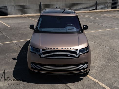 Used 2023 Land Rover Range Rover SV image 8