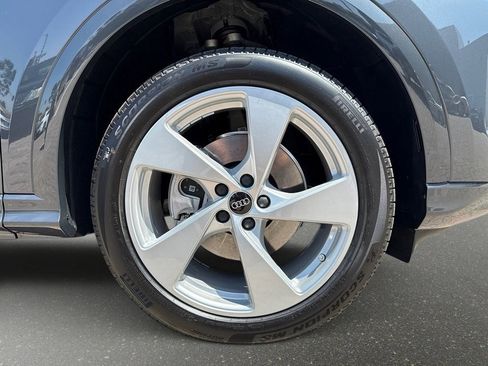 Certified 2025 Audi Q5 Premium Plus w/ Premium Plus image 8