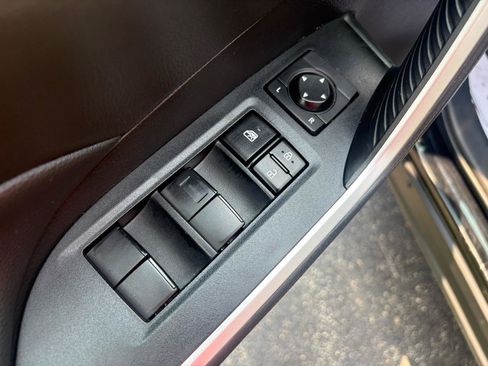 Used 2023 Toyota RAV4 LE AWD/4WD image 9