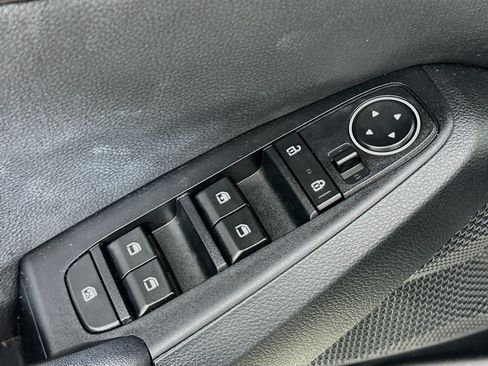 Used 2023 Kia Seltos S FWD image 17