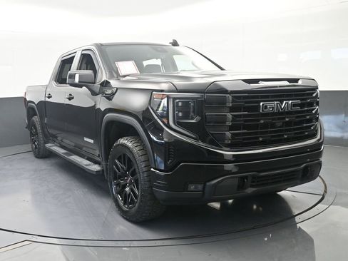 Used 2023 GMC Sierra 1500 Elevation w/ Elevation Premium Package RWD image 9