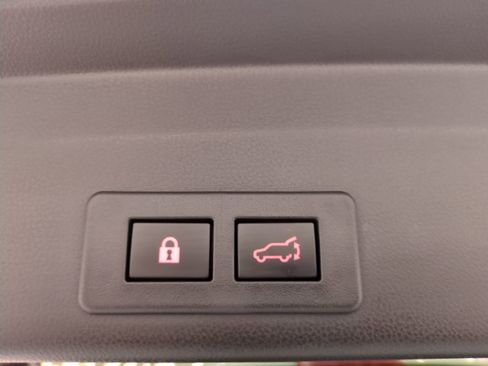 Certified 2022 Subaru Ascent Limited w/ Technology Package image 15