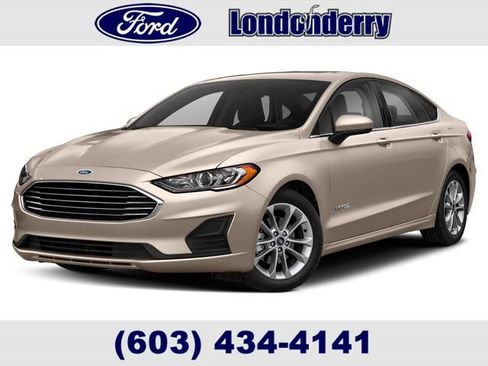 Used 2019 Ford Fusion SE FWD image 1