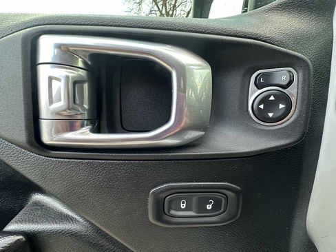 Used 2021 Jeep Wrangler Unlimited Rubicon w/ Steel Bumper Group AWD/4WD image 22