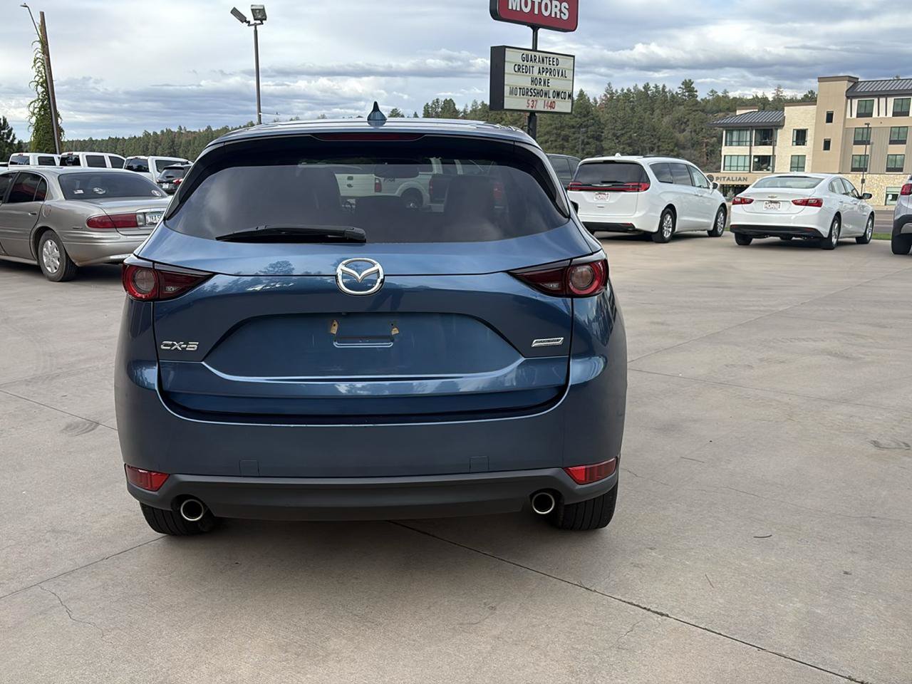 Used 2018 MAZDA CX-5 Touring w/ Preferred Equipment Package FWD image 6
