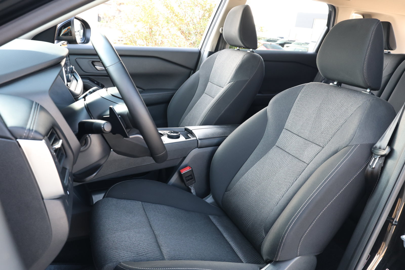 Used 2026 Nissan Rogue SV AWD/4WD image 28