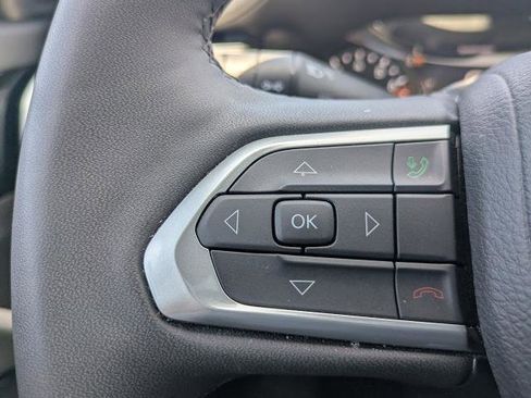 Used 2025 Jeep Compass Trailhawk AWD/4WD image 23