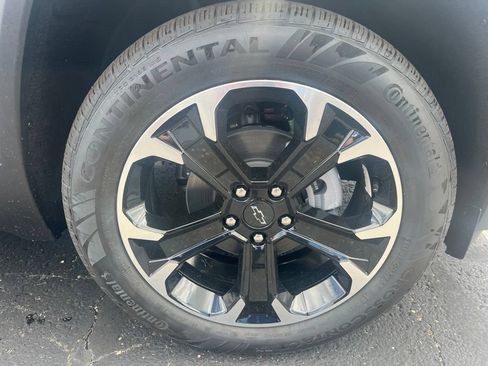 New 2026 Chevrolet Equinox LT w/ Convenience Package II FWD image 34