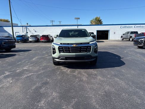 New 2026 Chevrolet Equinox LT w/ Convenience Package II image 2