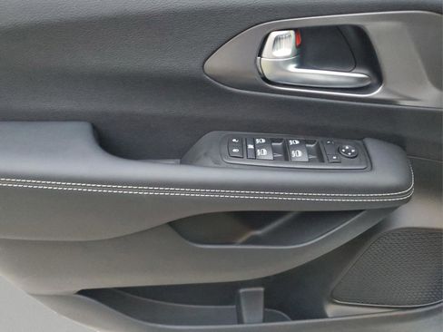 New 2026 Chrysler Voyager LX image 12