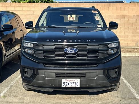 Used 2025 Ford Expedition Max Active AWD/4WD image 3