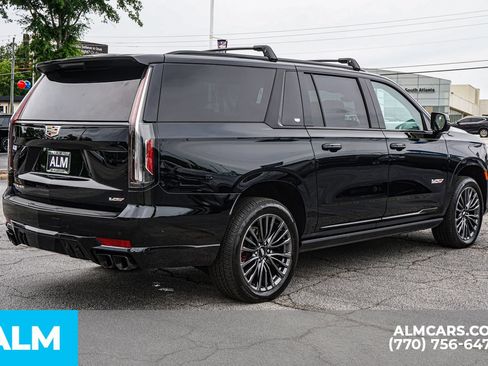 Used 2024 Cadillac Escalade ESV V AWD/4WD image 6