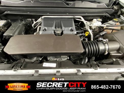 Used 2024 Chevrolet Colorado ZR2 AWD/4WD image 31