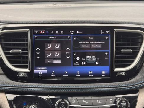 Used 2021 Chrysler Pacifica Touring w/ Uconnect Theater Family Group image 19