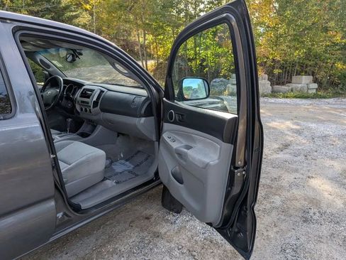 Used 2010 Toyota Tacoma 4x4 Double Cab image 10