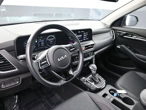 Used 2024 Kia Seltos SX image 19