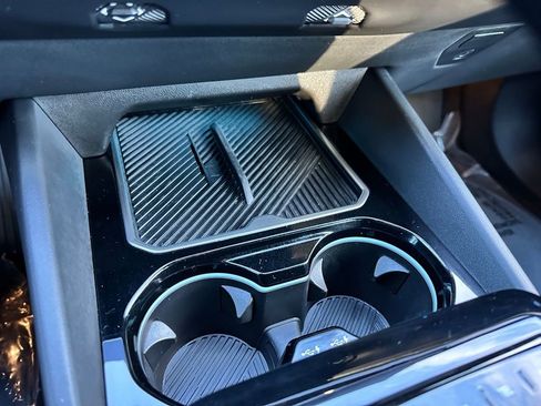 Used 2025 BMW i5 xDrive40 image 19