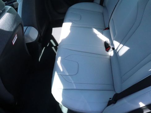 New 2025 Hyundai Elantra Limited image 19