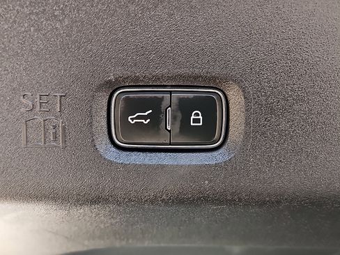 Used 2025 Ford Expedition Active image 7