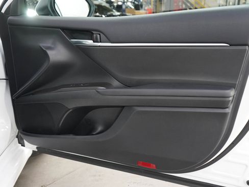 Used 2024 Toyota Camry SE FWD image 9