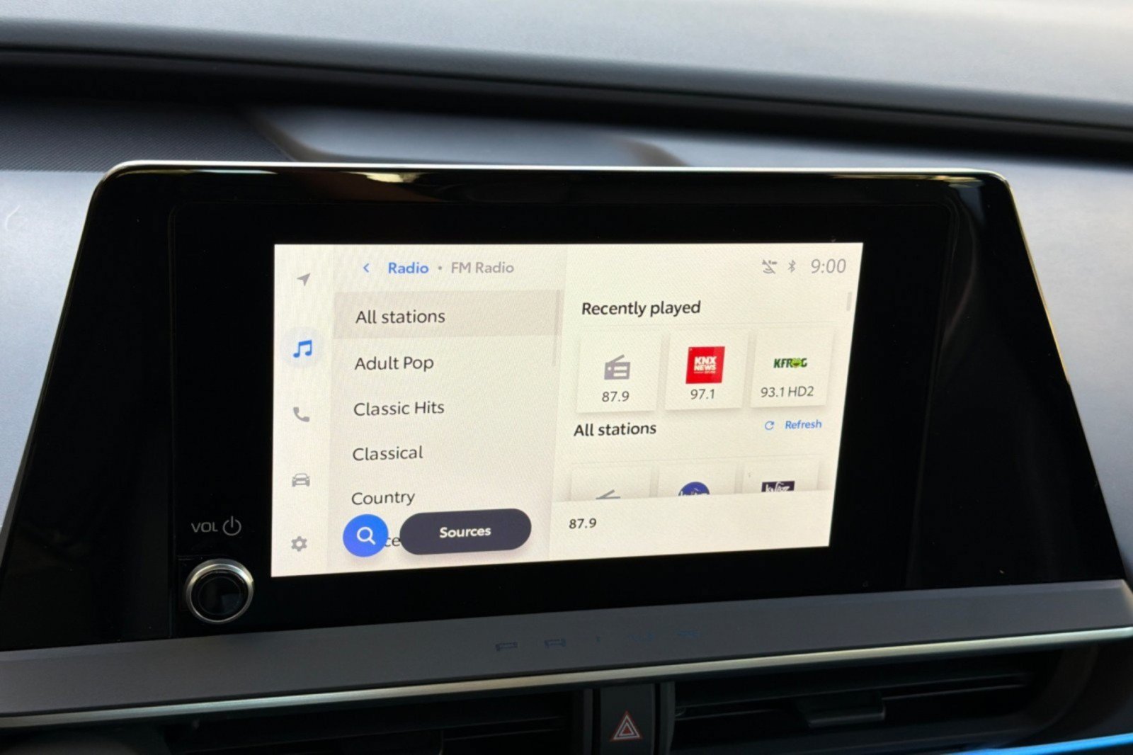 Used 2024 Toyota Prius XLE FWD image 17