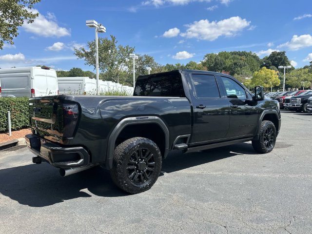 Used 2023 GMC Sierra 2500 Denali w/ Denali Black Diamond Edition AWD/4WD image 4
