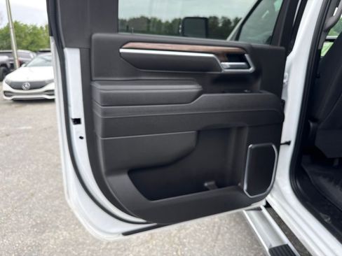 Used 2025 Chevrolet Silverado 2500 LT AWD/4WD image 28