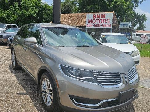Used 2016 Lincoln MKX Select w/ Select Plus Package FWD image 3