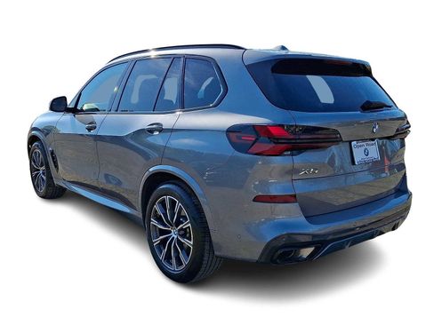 Used 2024 BMW X5 xDrive40i w/ M Sport Package AWD/4WD image 4