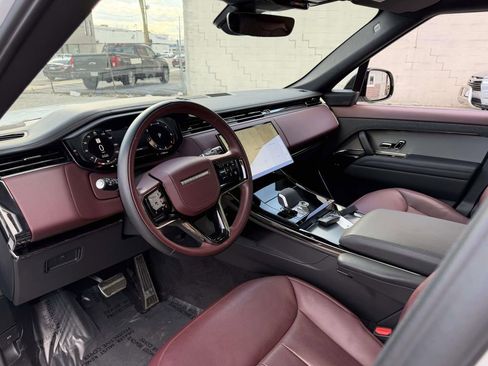 Used 2025 Land Rover Range Rover Sport Dynamic SE image 25