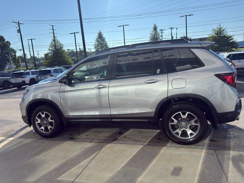 Used 2022 Honda Passport TrailSport image 6