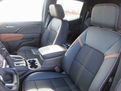 New 2026 GMC Canyon AT4 image 12