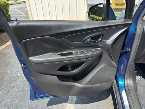 Used 2020 Buick Encore Preferred w/ Safety Package FWD image 37