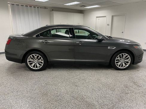 Used 2017 Ford Taurus Limited w/ Driver Assist Package image 4
