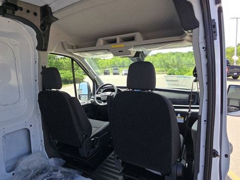New 2025 Ford Transit 250 148 Medium Roof image 10