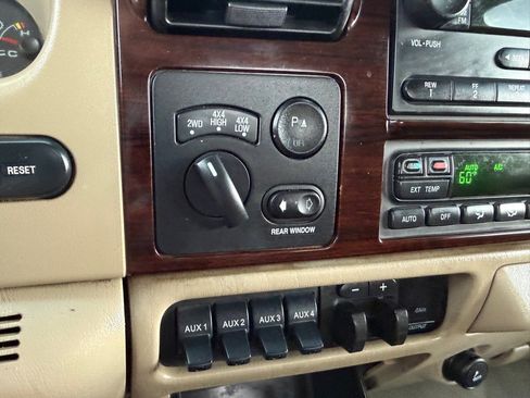 Used 2006 Ford F350 4x4 Crew Cab Super Duty image 31