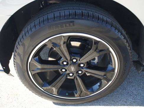 Used 2024 Ford Expedition Limited image 27